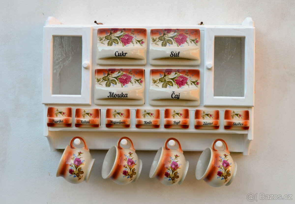 Police s kořenky do kuchyně - motiv červená růže - 8