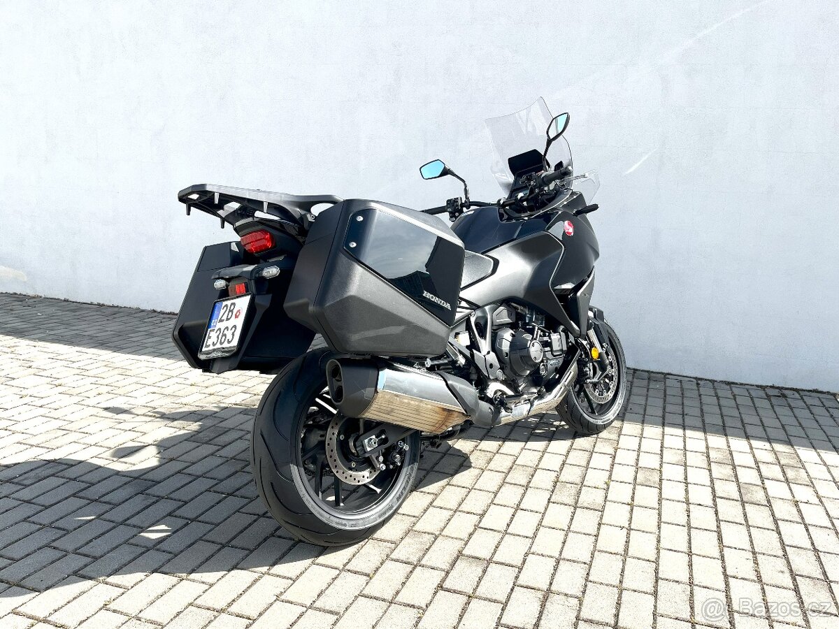 HONDA NT 1100 D - 8