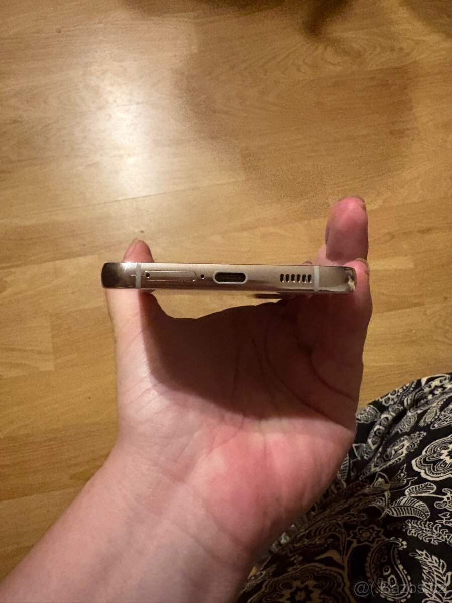 Samsung Galaxy S22+ - 8