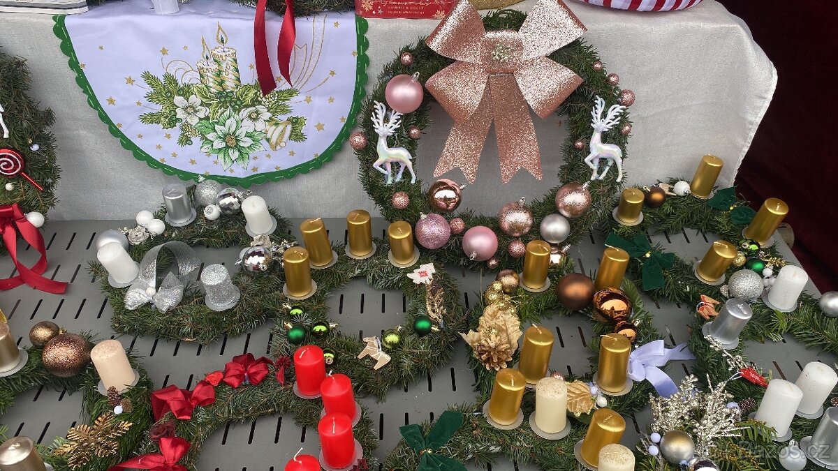 Adventní věnce, svícny, věnce na dveře, malé dekorace - 8