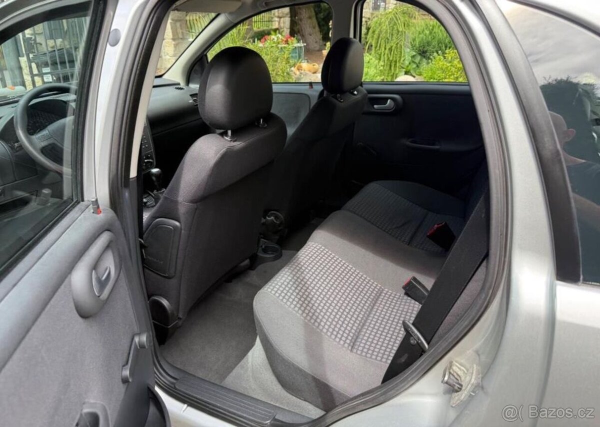 Opel Corsa 1,2 i klima , 2 sady kol benzín - 8