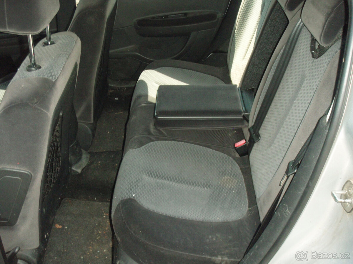 CITROEN C4 HATCHBACK 1.4i 16V KFU 65kW 2007 - 8