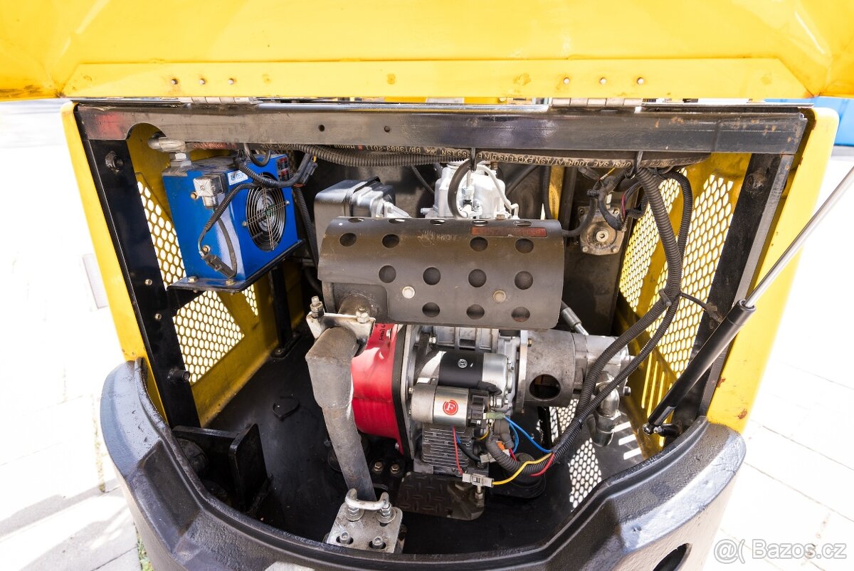 Pásový Mini Bagr Gunter Grossman GG800 - 8