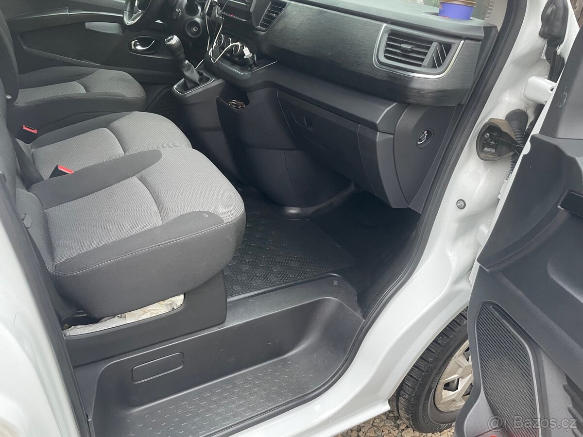 Renault Trafic 2.0 Blue Dci 150 - 8