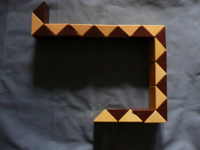 Hlavolam, rébus SNAKE, had - 8