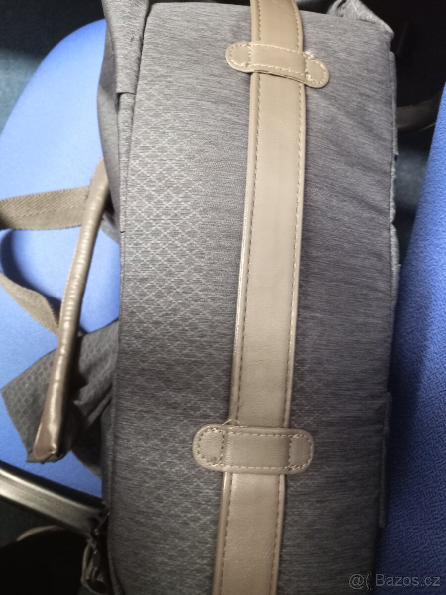 Nenošená velká kabelka taška přes rameno Lassig - 8