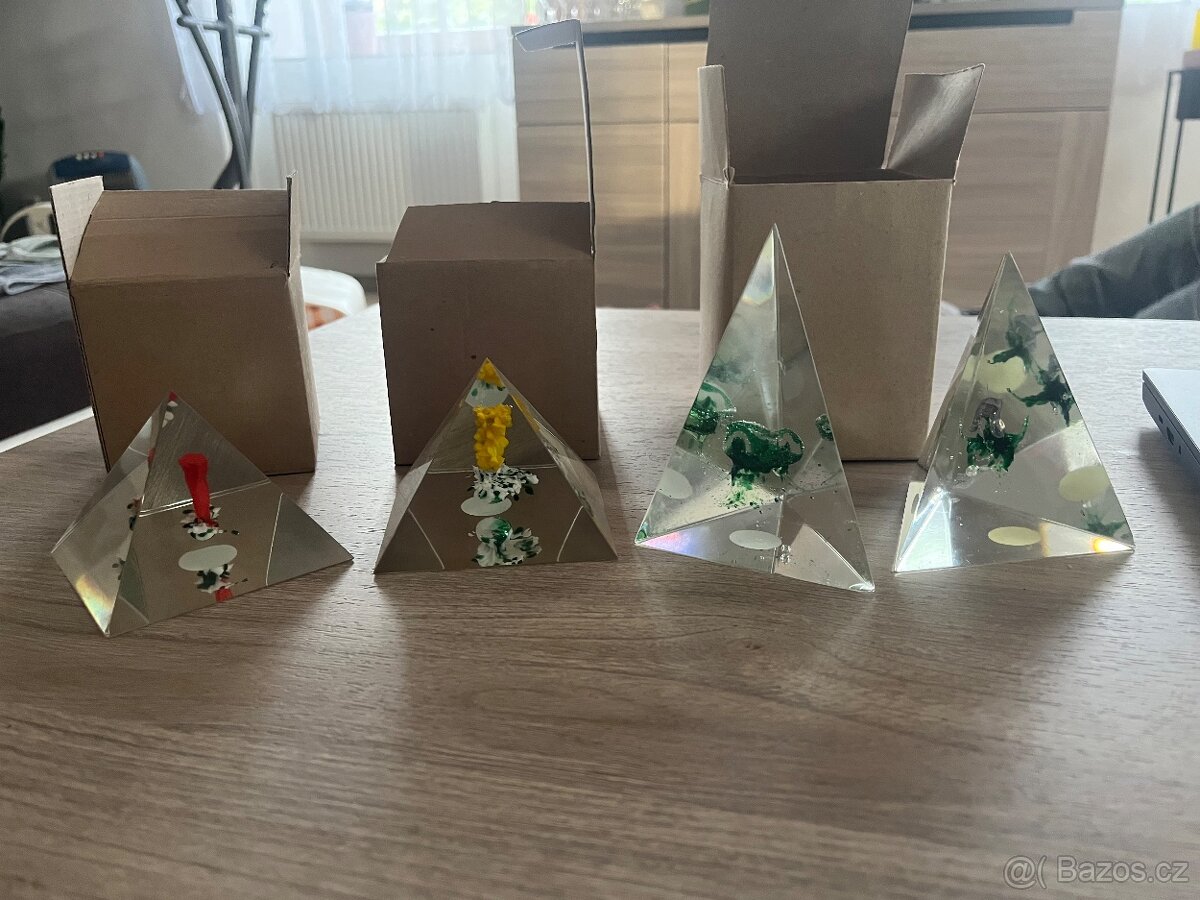 Skleněné dekorativní pyramidy - 8