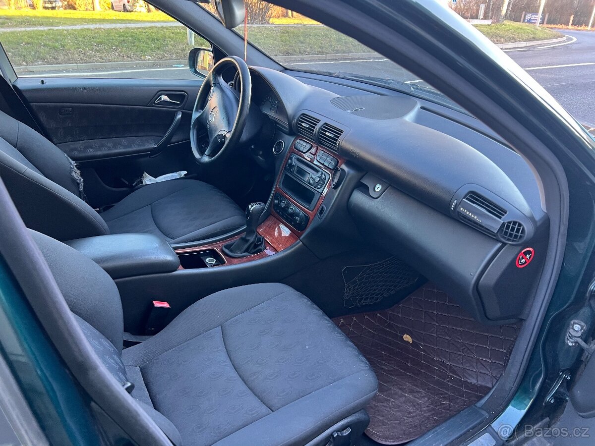 Mercedes Benz C220 W203 R.V 2002 - 8