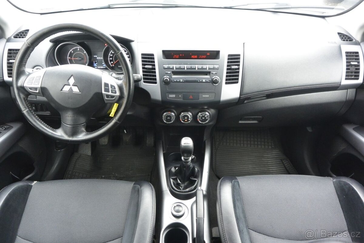 PRODÁM Mitsubishi Outlander 2.2 DI-D 4x4 - 8