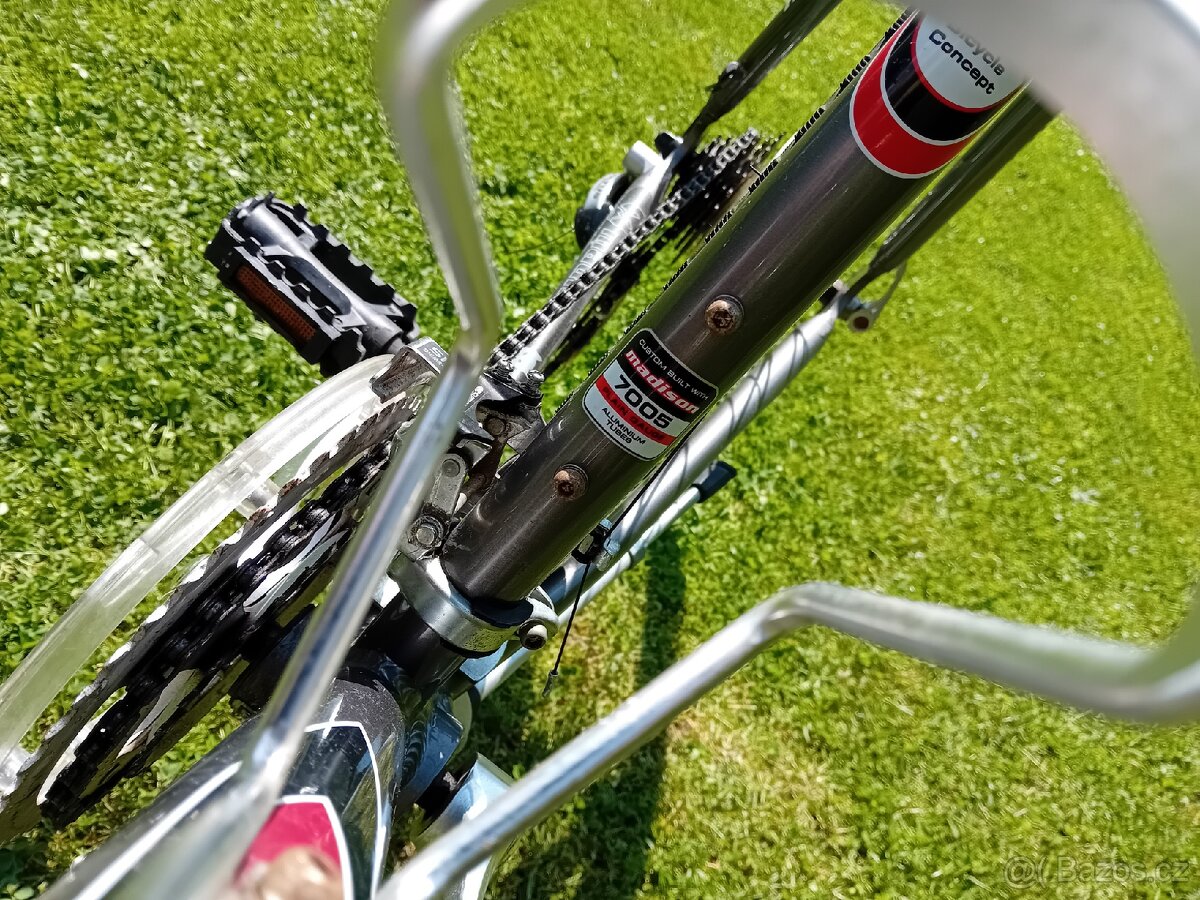 Trekové kolo Madison - 8