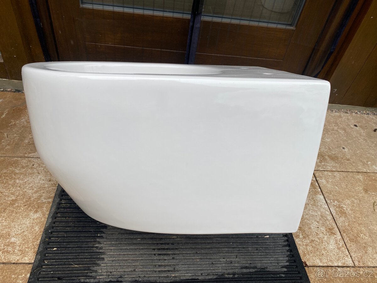 Závěsný záchod se sprškou kielle - 8