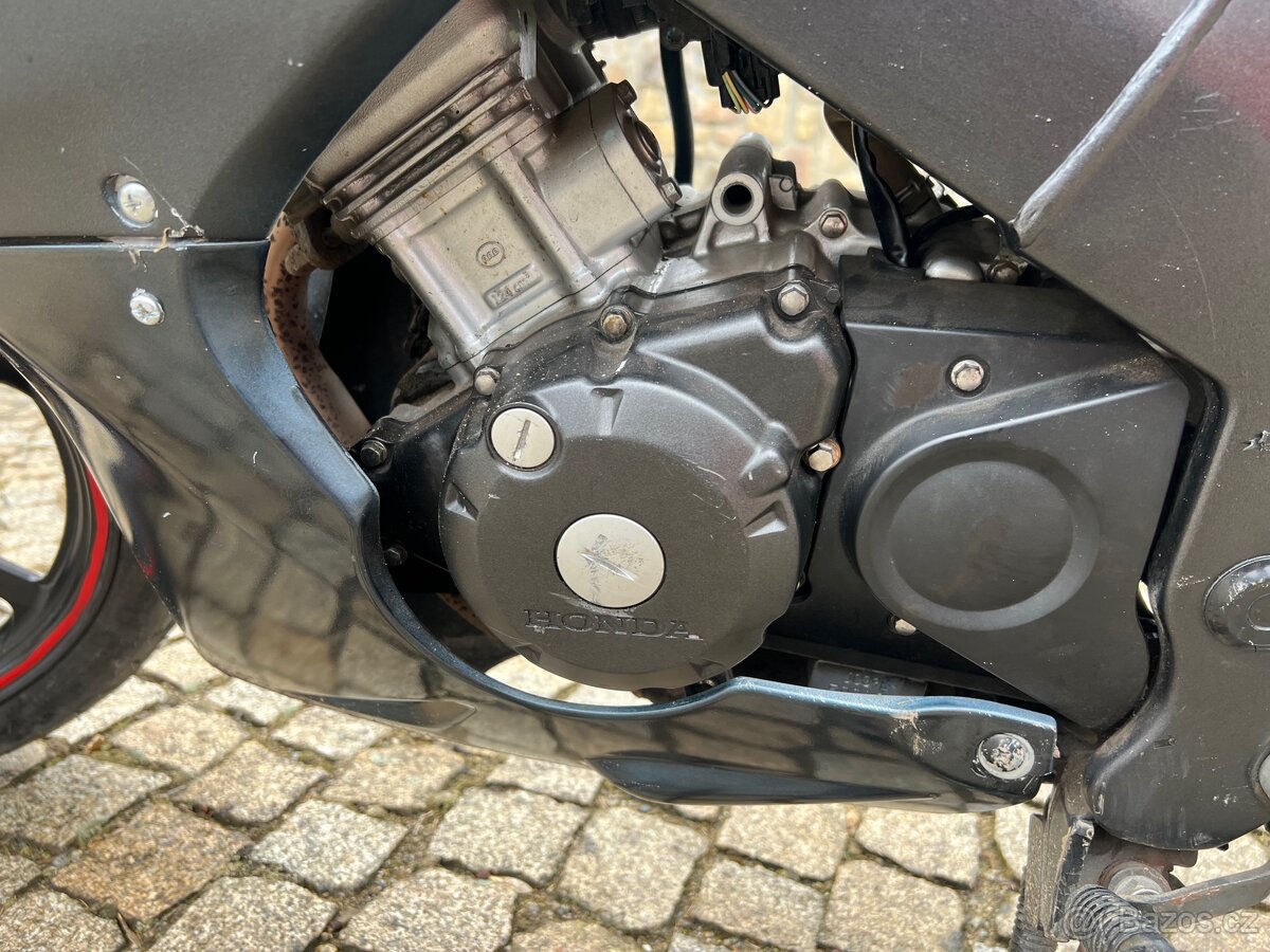 Honda CBR 125 - 8