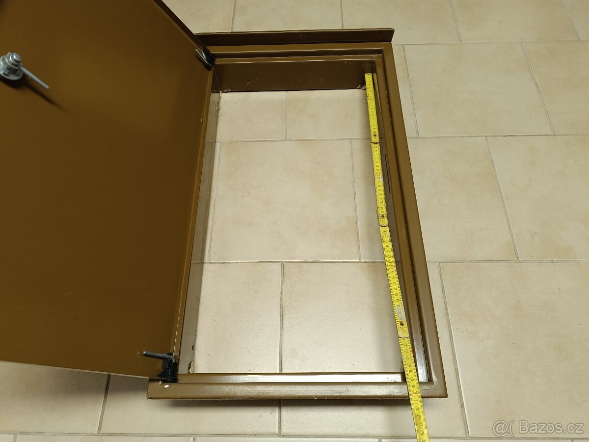 Revizní dvirka - 8