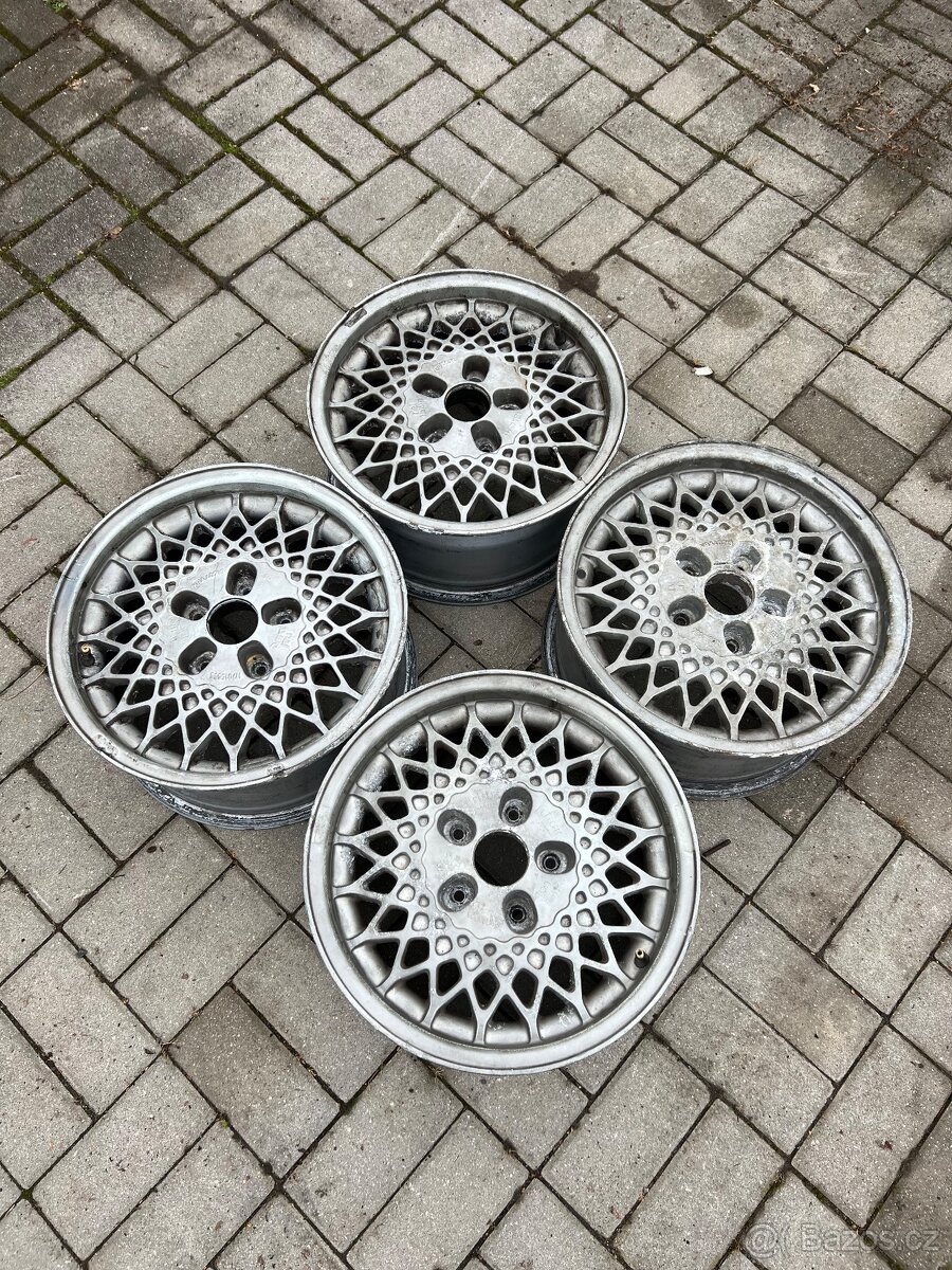 Prodám alu kola RIAL Mesh R15 - PAVUČINY - 8