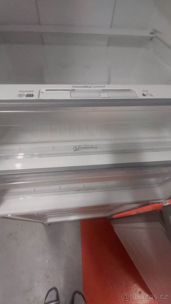 Lednice s mrazákem - 8