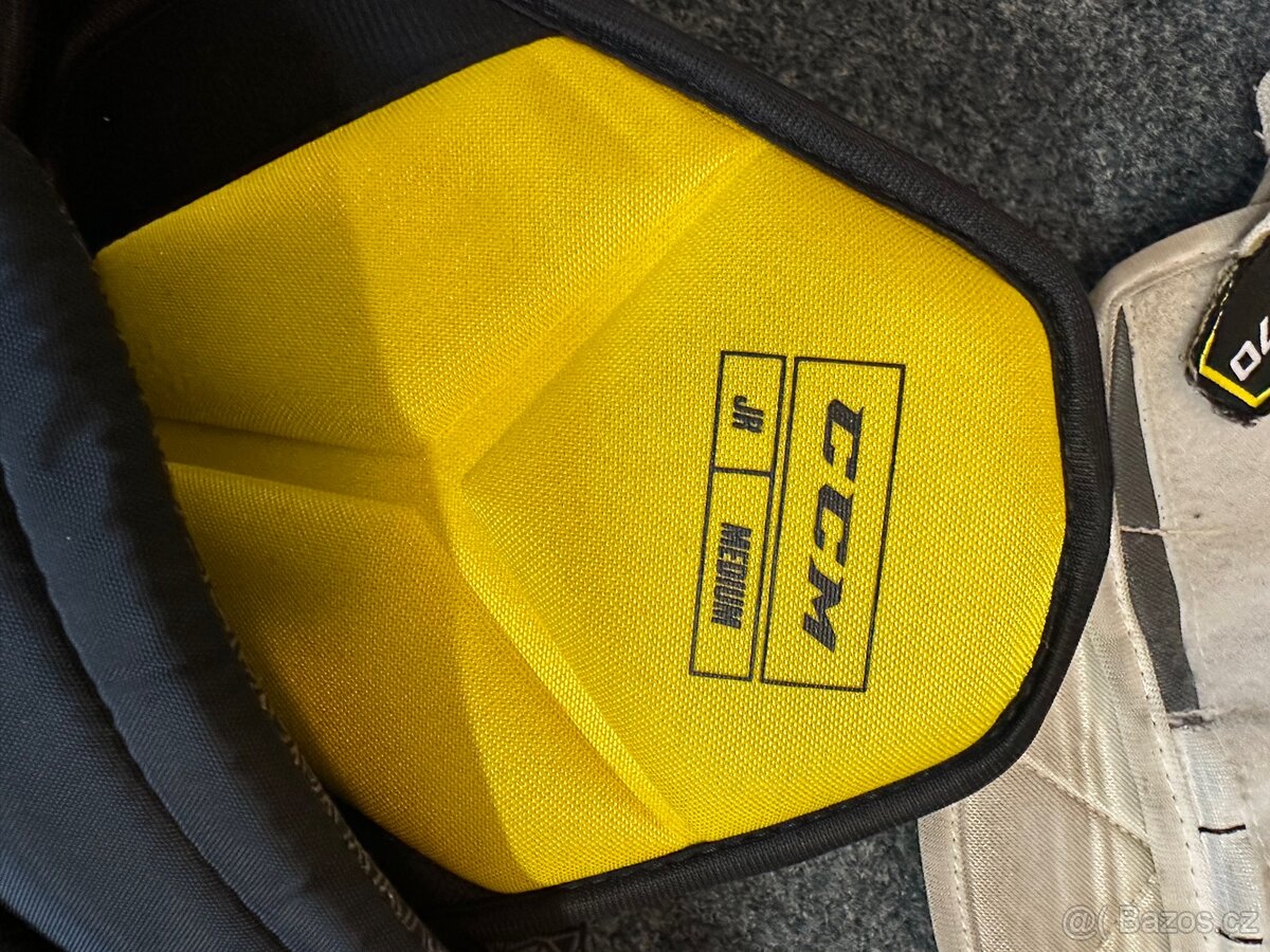 Hokejová výbava - 8