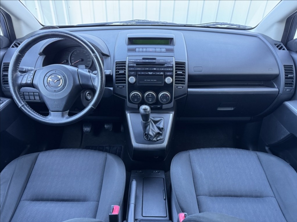 Nabízíme Mazda 5 1,8 i,16V,85kW,7 míst - 8