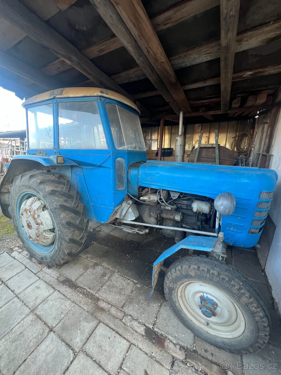 TRAKTOR MAJOR ZETOR 30 - 8