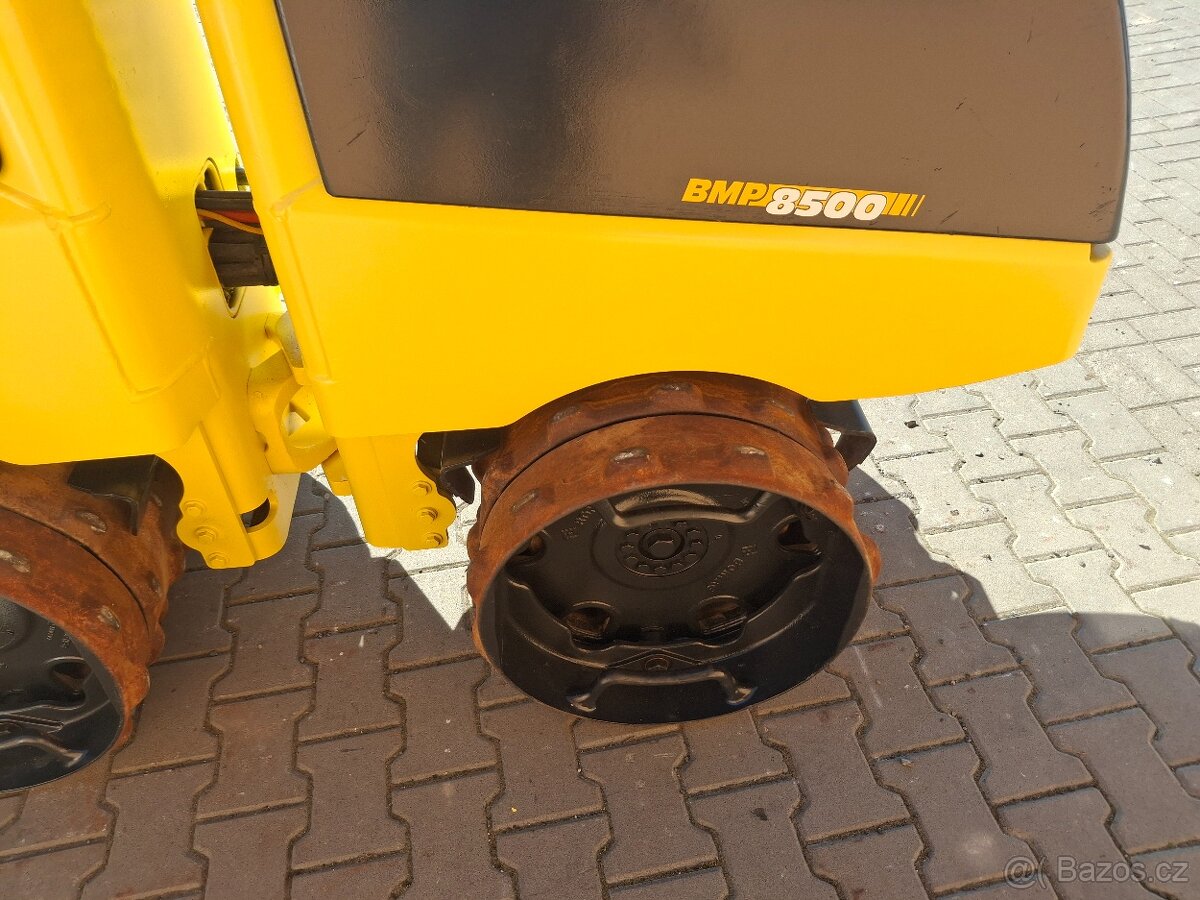 Vibrační válec ježkový Bomag BMP8500 - 8