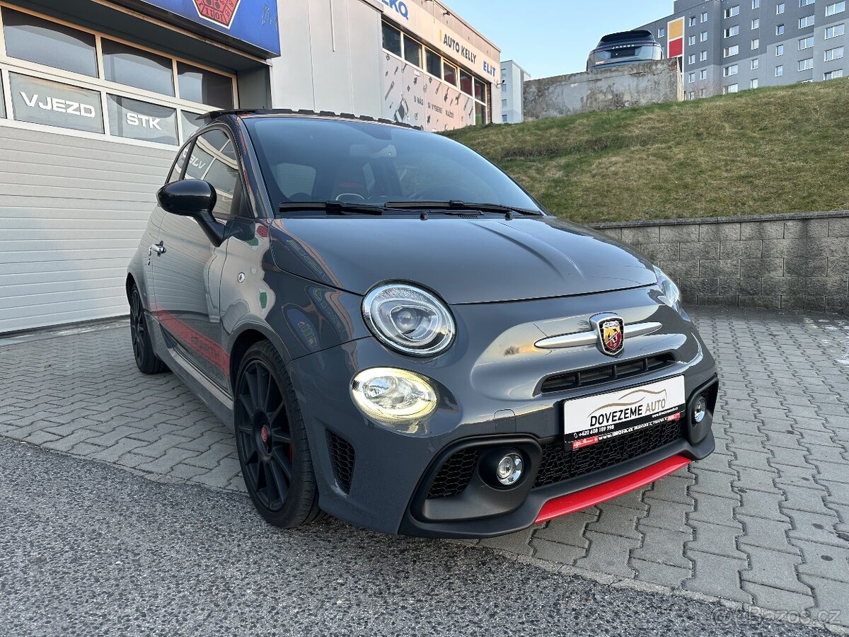 ABARTH 695 36000KM AKRAPOVIČ PRAVIDELNÝ SERVIS TOP STAV - 8