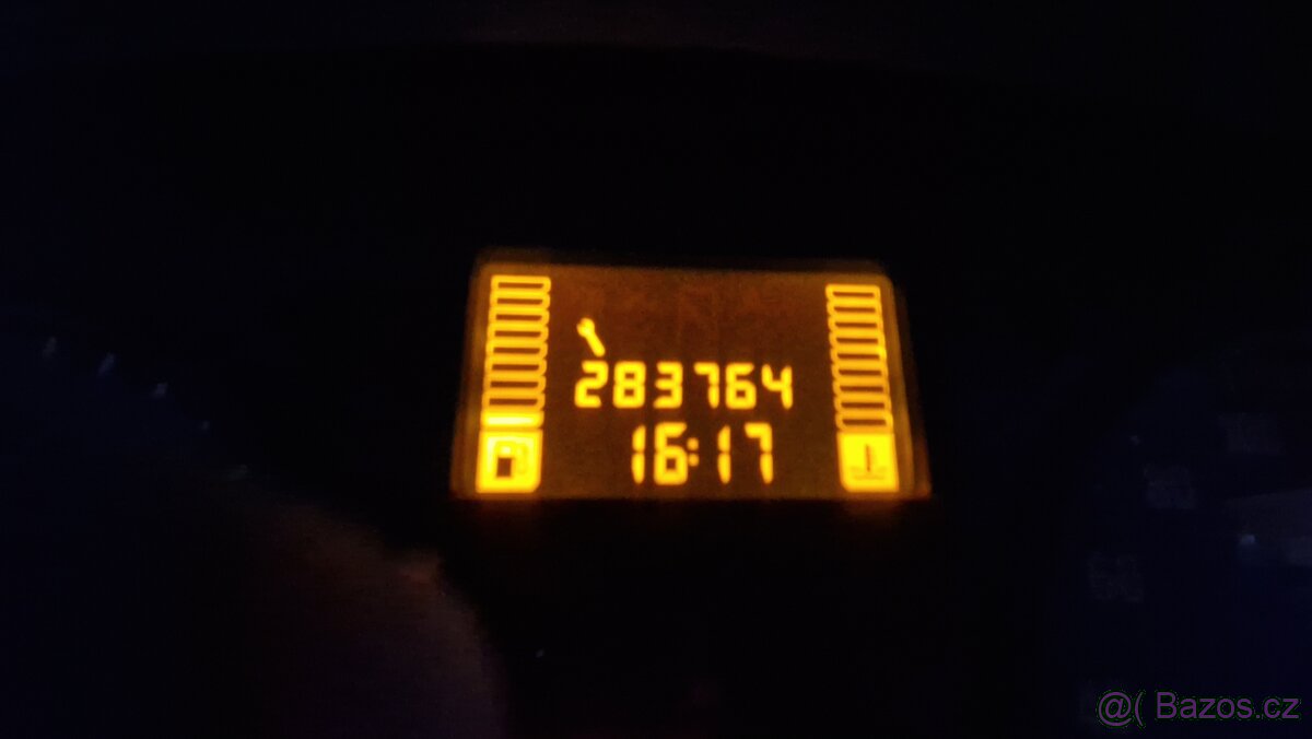 Opel Vivaro 2.0 nafta 66kw, r.v. 2007, km 283800. 6 míst k s - 8