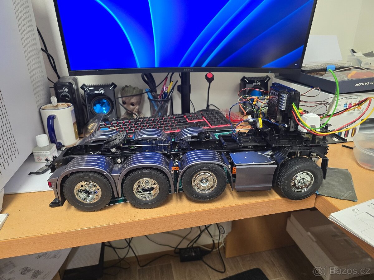 RC Scania 8x4 - 8