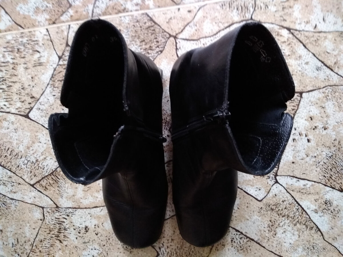 Dámské zimní boty kožené zachovalé s kožiškem - 8