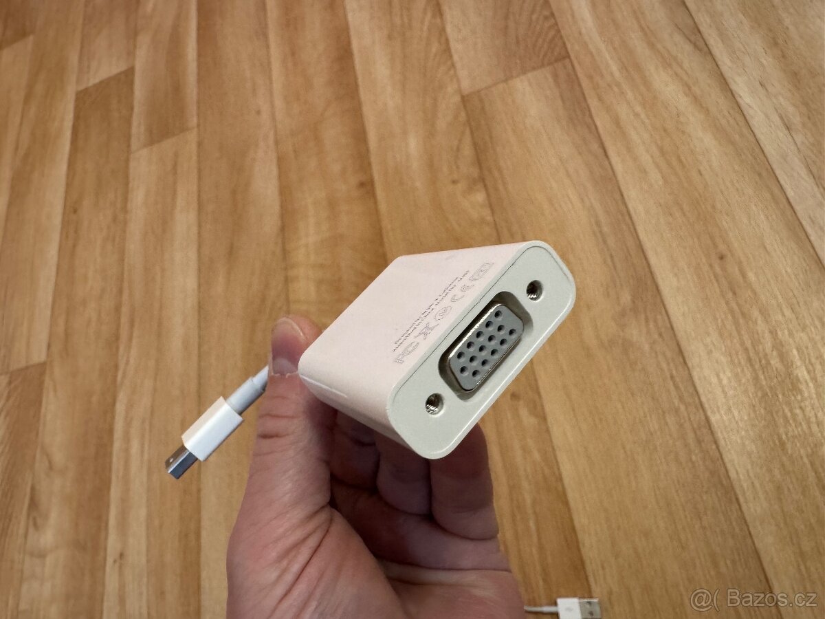 Apple kabely – iPhone + VGA MacBook Air TOP STAV - 8
