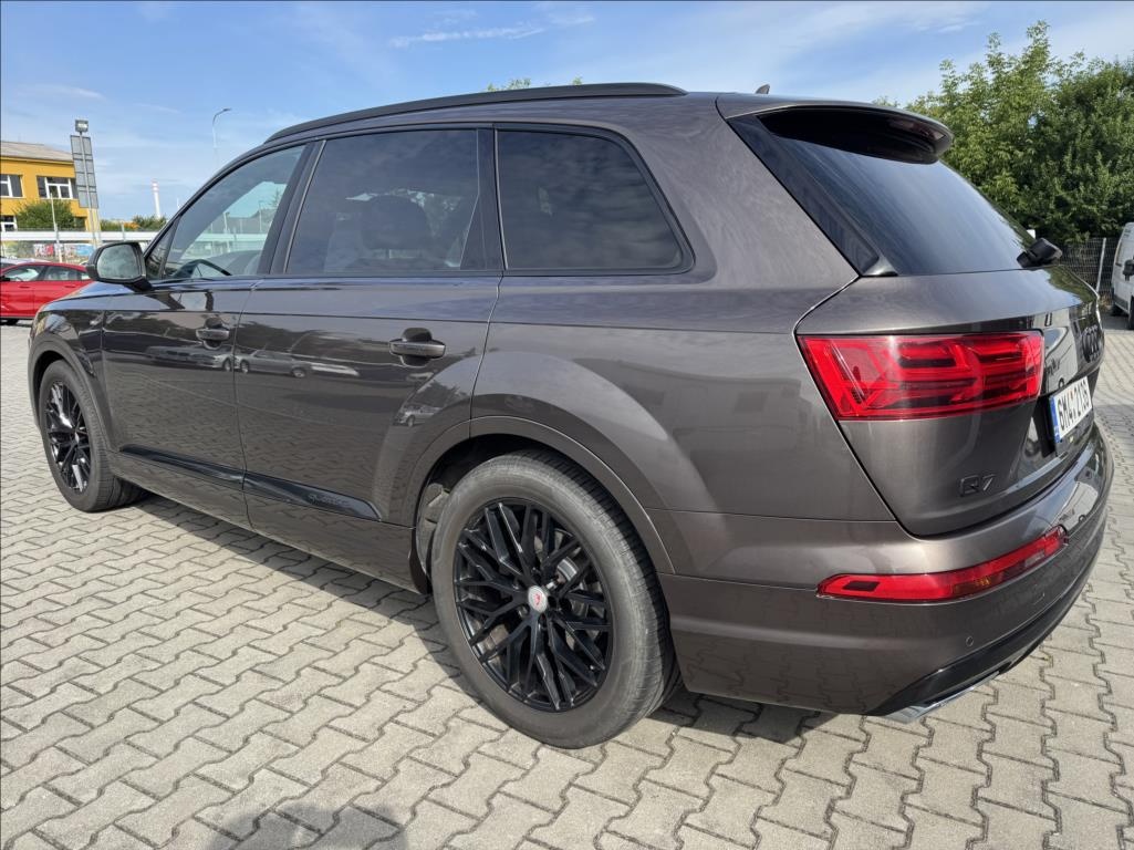 Audi Q7 3,0TDi 200kw,S-Line,ČR,1.Majitel,120tkm,DPH - 8