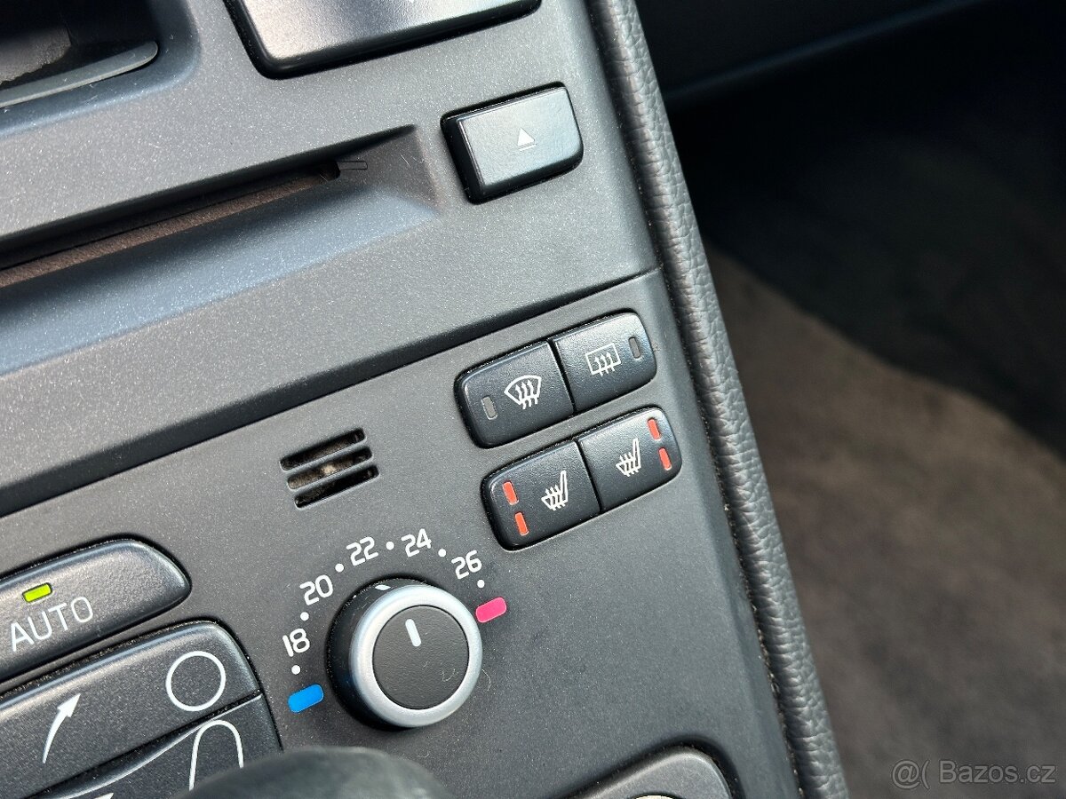 Volvo XC90 MY2010 D5 AWD AT 7 místné - 8