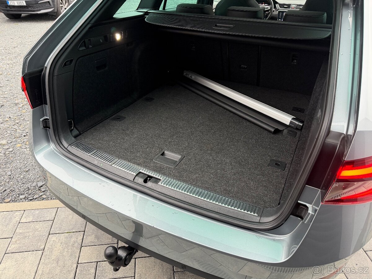 ŠKODA SUPERB SPORTLINE 2.0TSI 140KW TAŽNÉ cockpit m2021 - 8