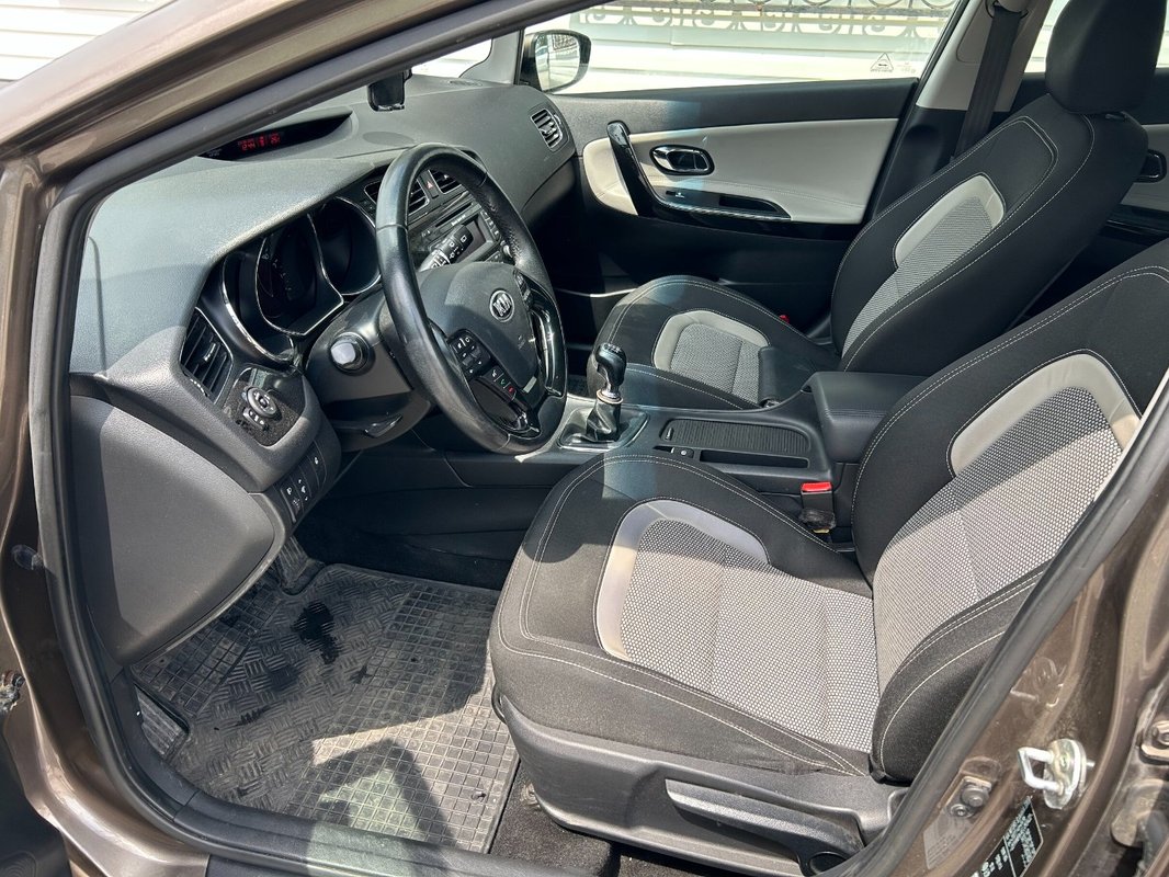 Kia Ceed 1.6 CRDI kombi 2014 - 8