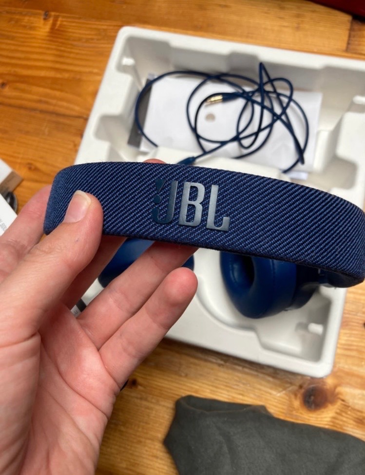 JBL Sluchátka s ANC - 8