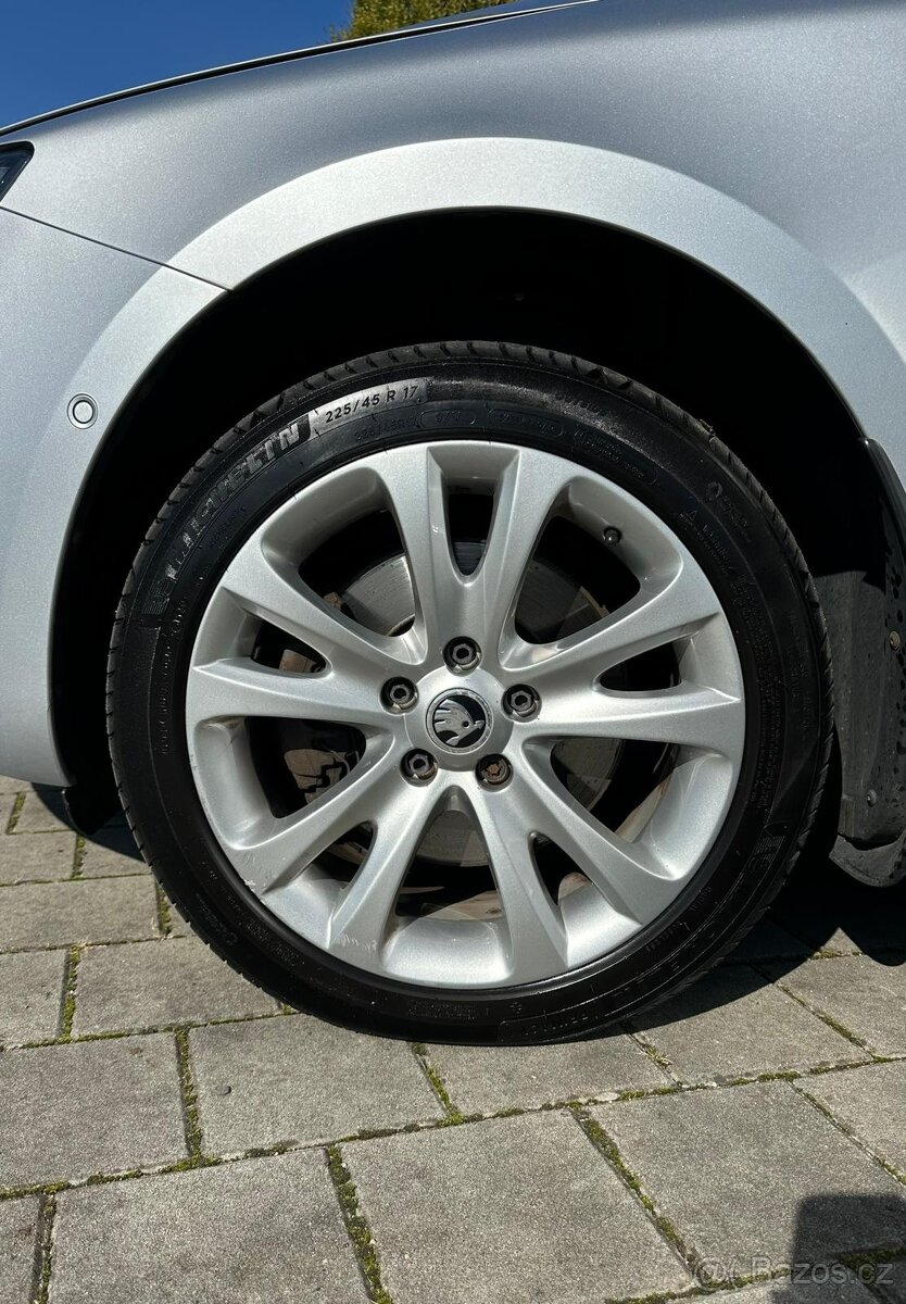 🚗 Škoda Superb Combi 2.0 TDI, 4x4 DSG, Elegance (125 kW) - 8