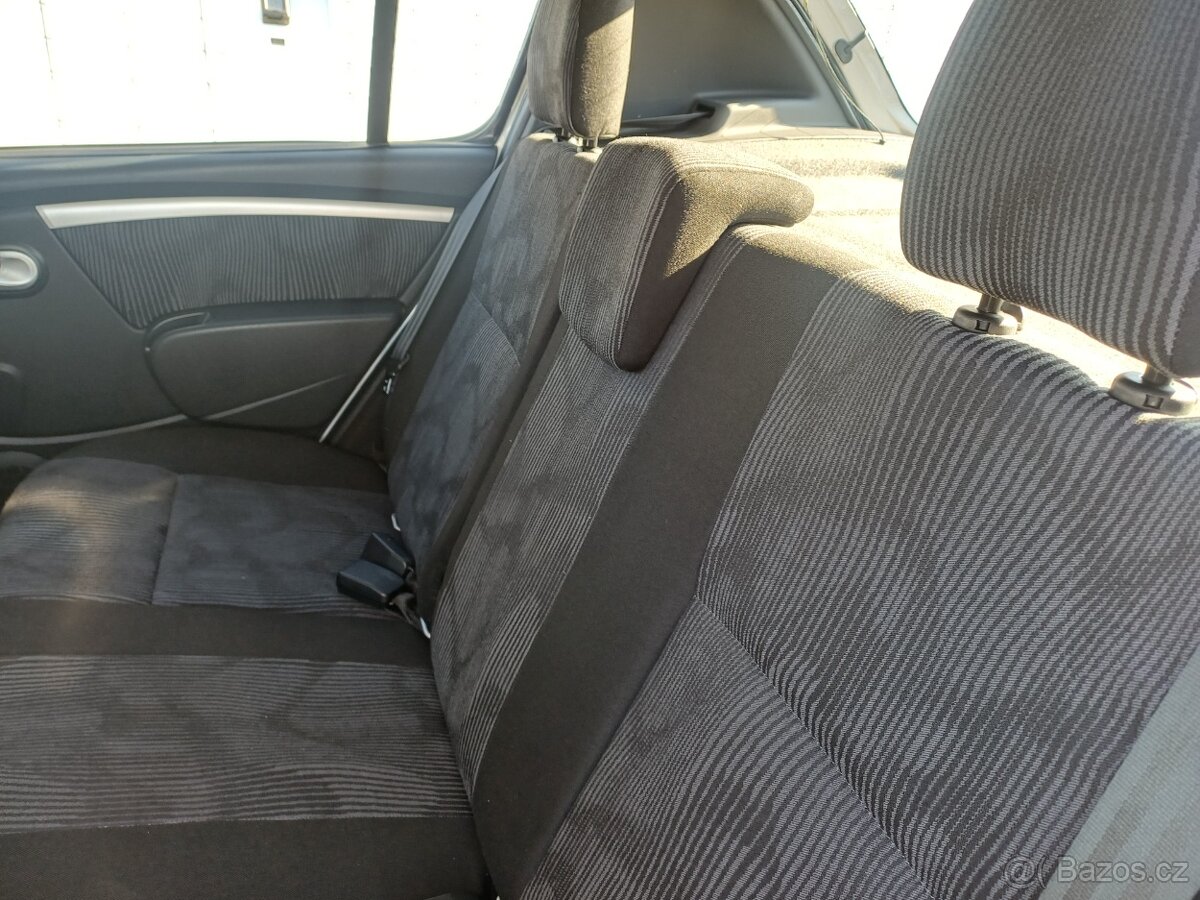 Dacia sandero 1.6 Laureate - 8