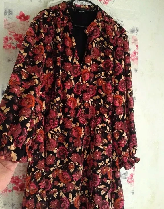Pěkné květované šaty 52 - 8