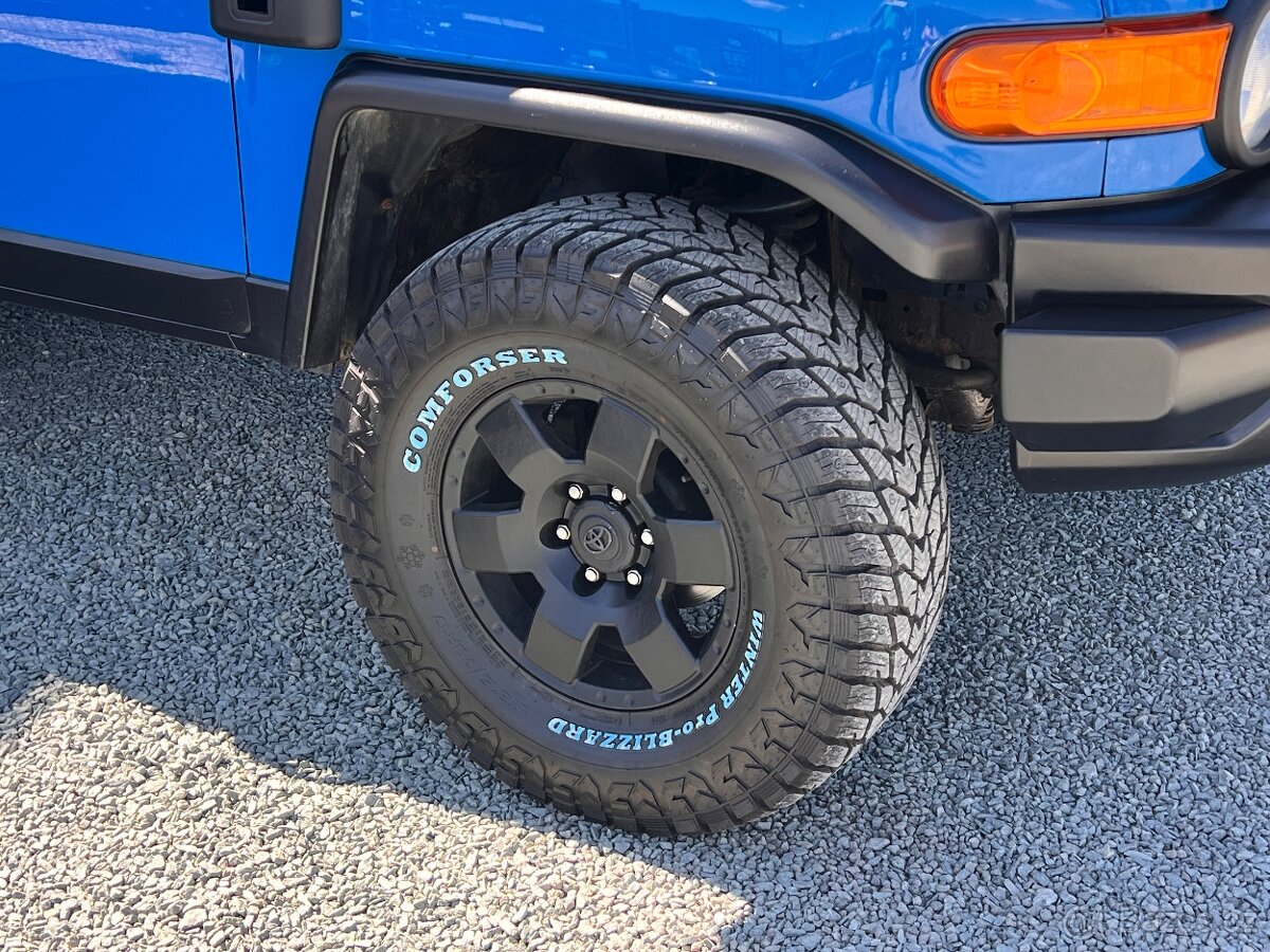Toyota FJ Cruiser 4.0 - 8