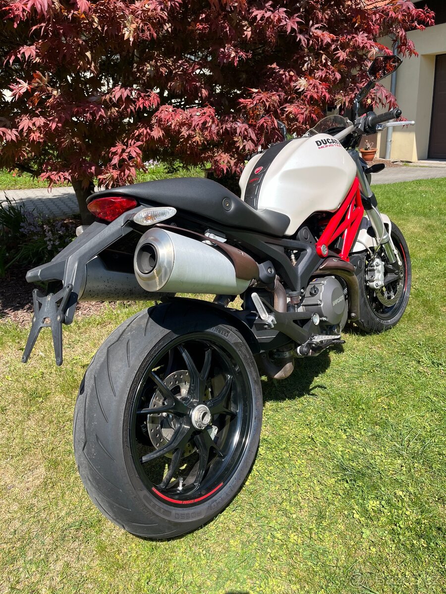 Ducati Monster 796 - 8