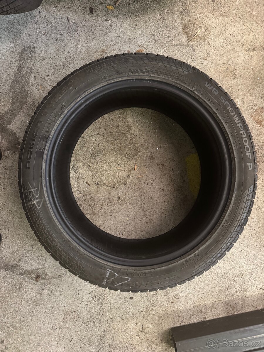 Nokian WR Snowpeoof P 235/45R18 98V - 8