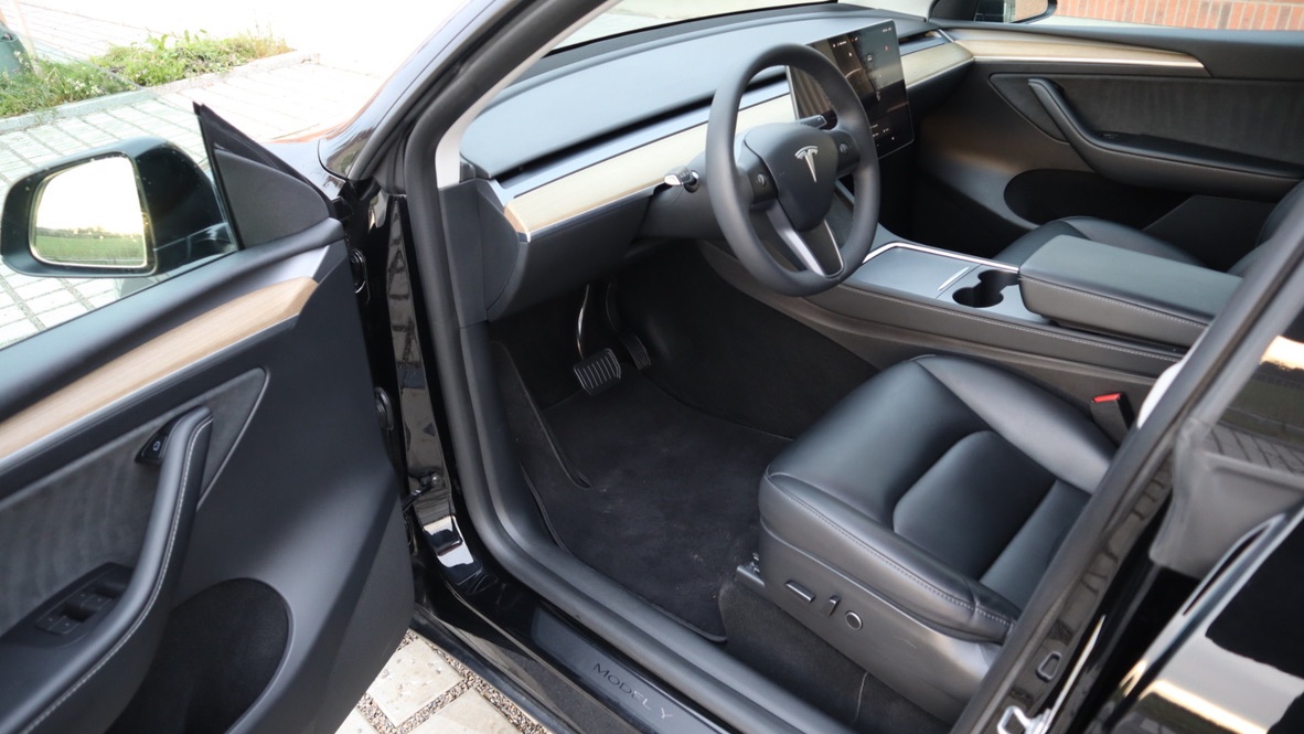 Tesla Model Y, Long Range 4WD, SoH 93.4% - 8