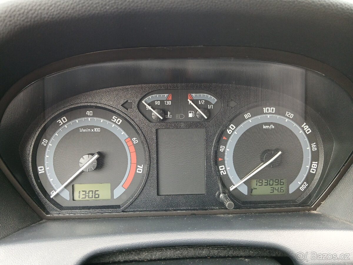 Škoda Fabia Com 1.4 59kW serviska - 8