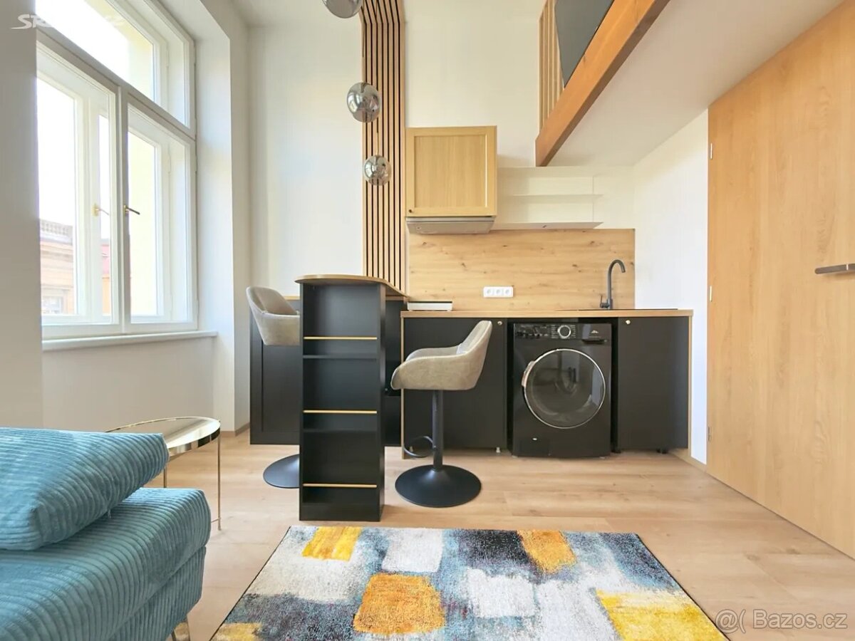 Pronájem bytu 1+kk 17 m² Sokolská, Praha - Nové Město - 8