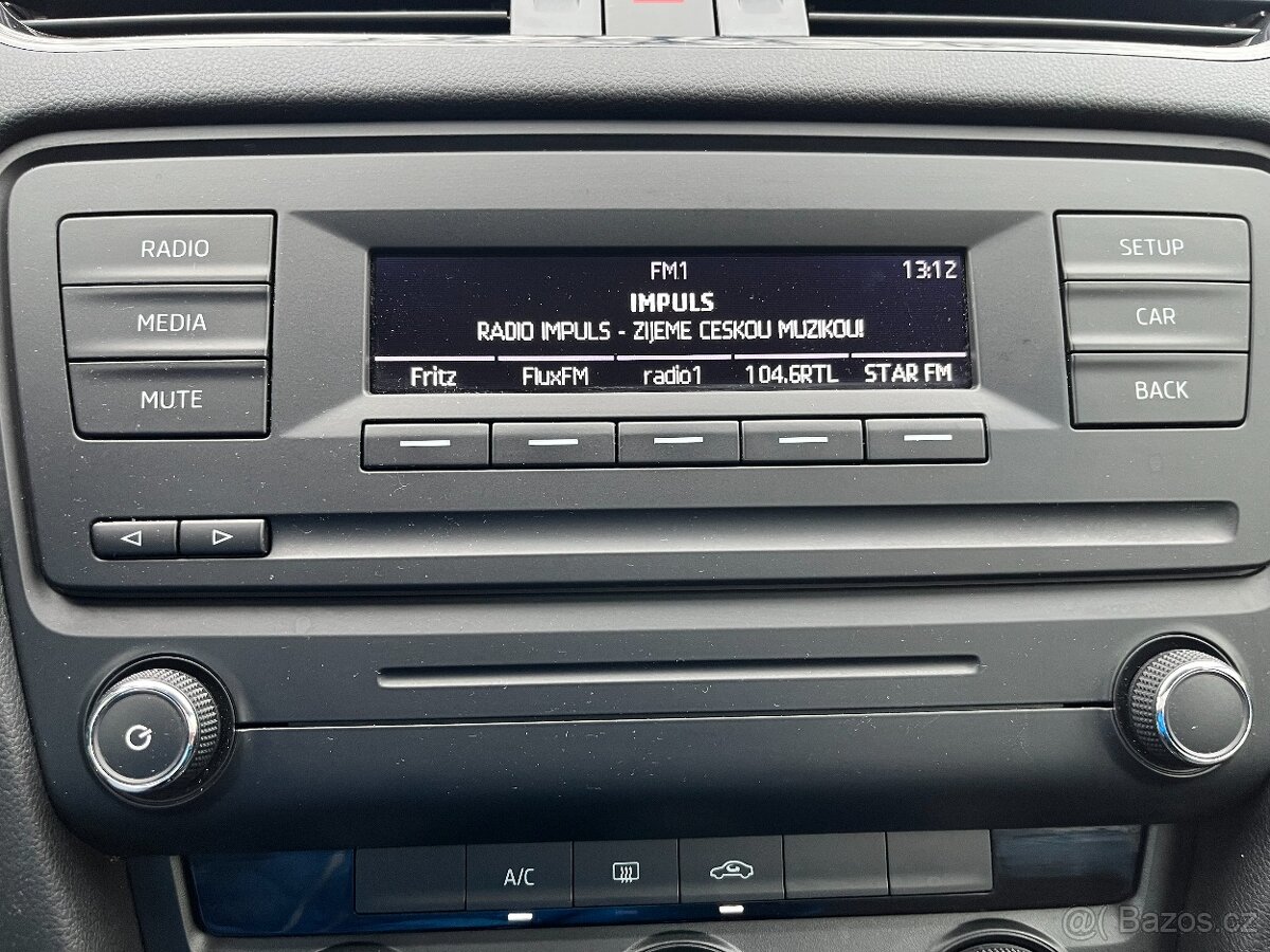 Škoda Octavia 1.2 TSi Serviska, Klimatizace - 8