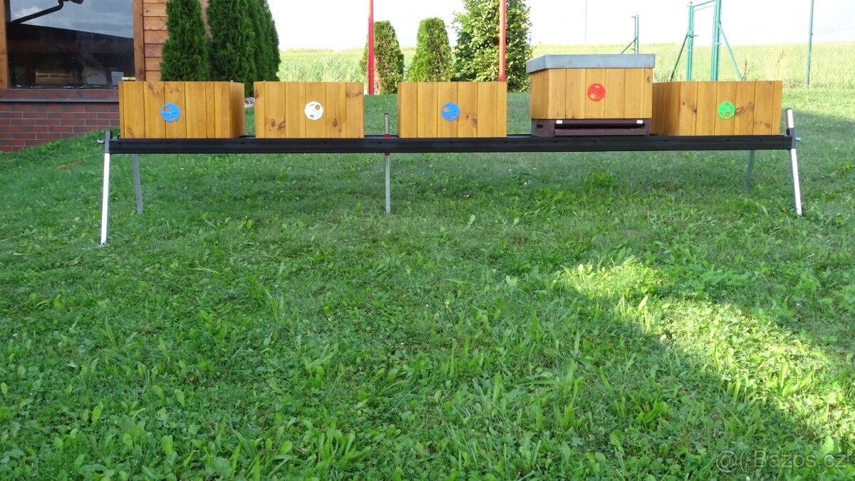 Stojan pod včelí úly - 8