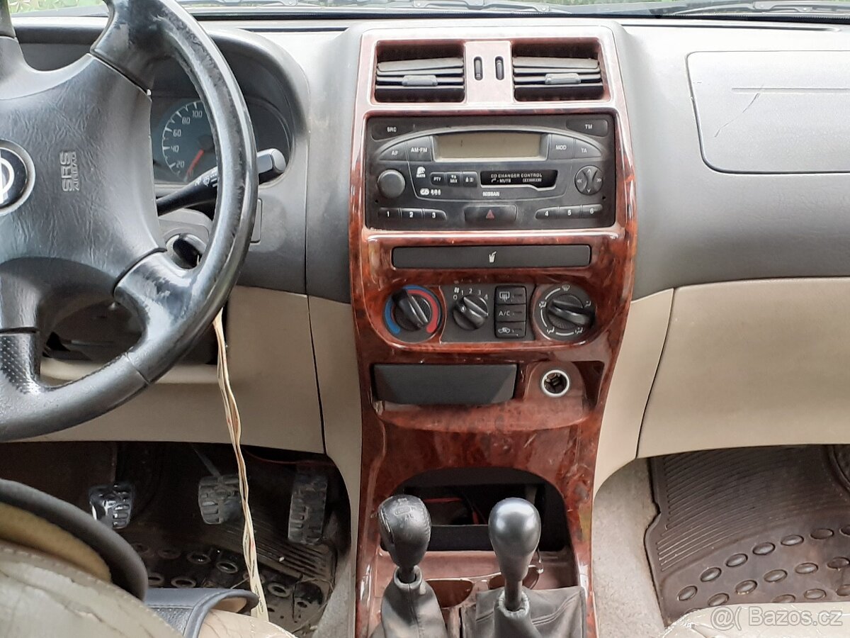 Nissan Terrano 2 - 8