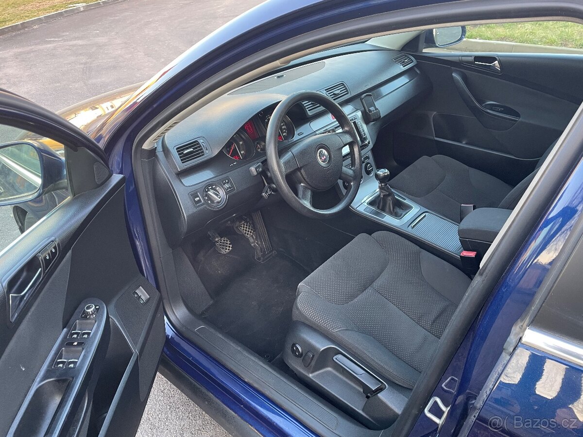 Volkswagen PassatB6 sedan 2.0 TDI - 8