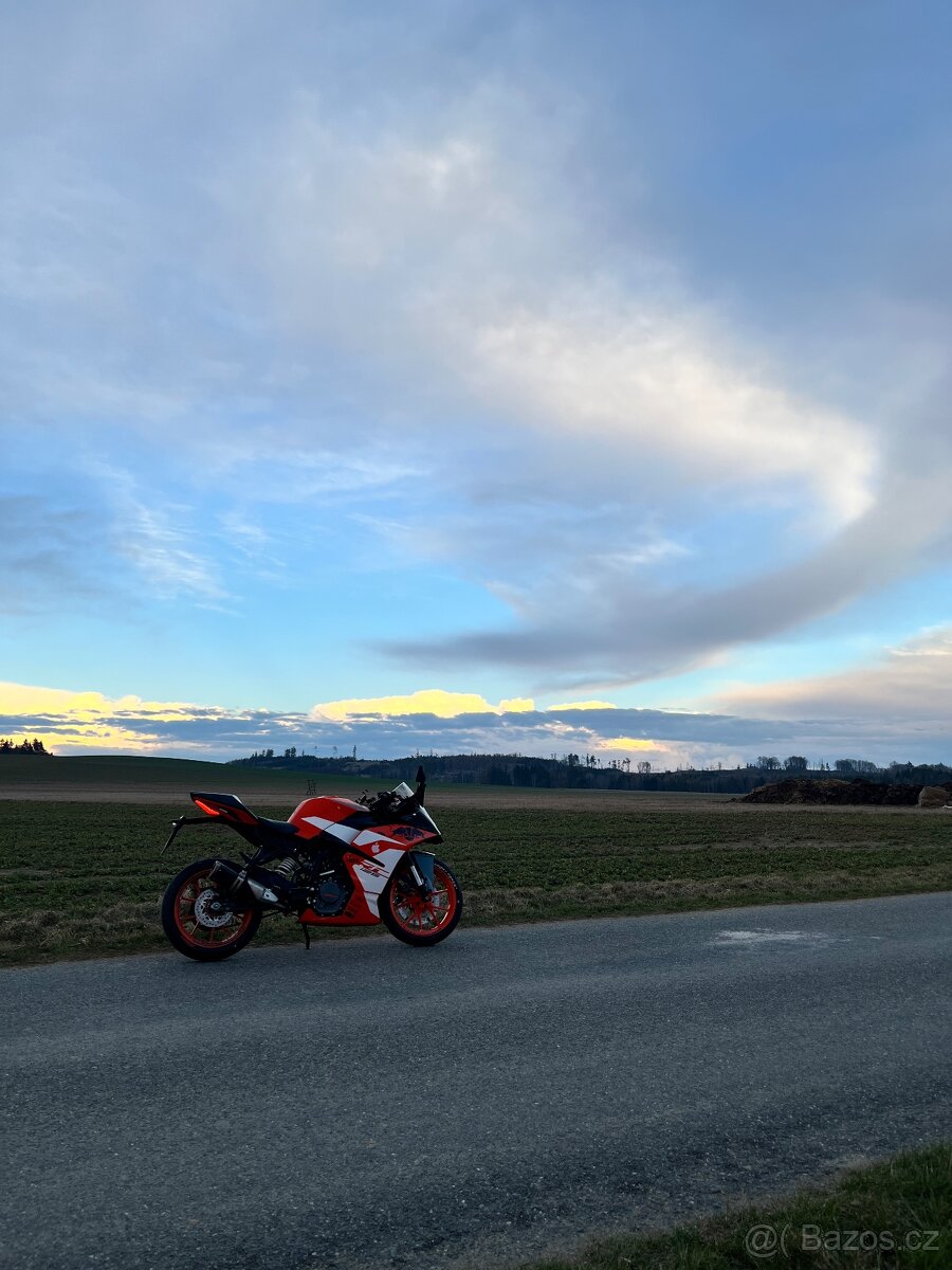 KTM RC 125 - 8