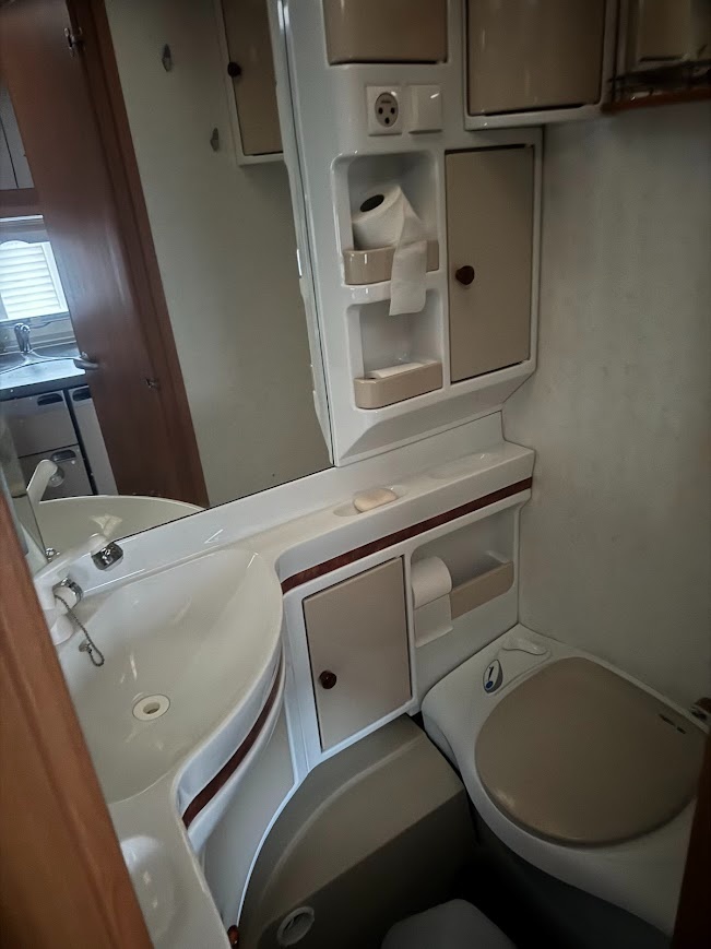 Prodám karavan Hobby DeLuxe 455 UF . Top stav - 8