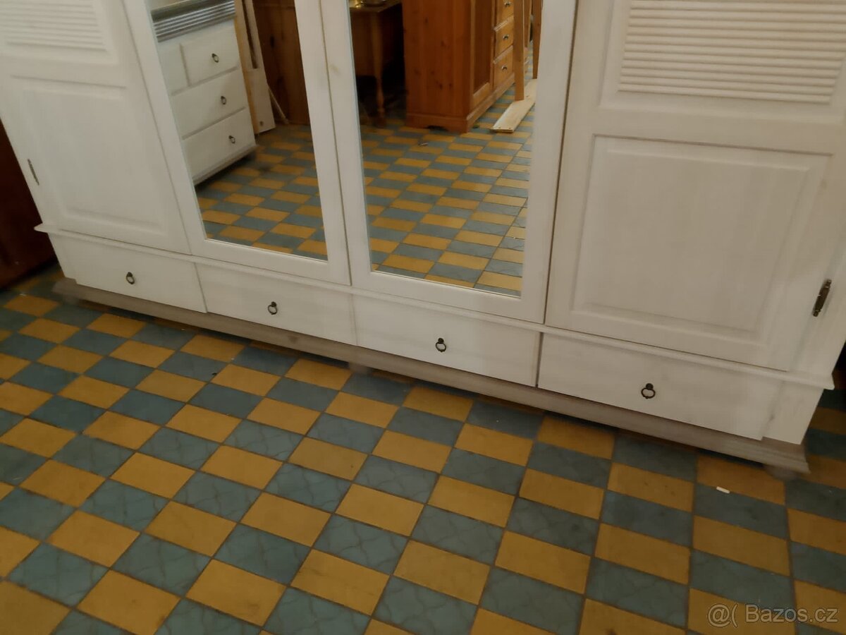 KOMPLETNÍ CELOMASIVNÍ LOŽNICE GUSTAV - 8