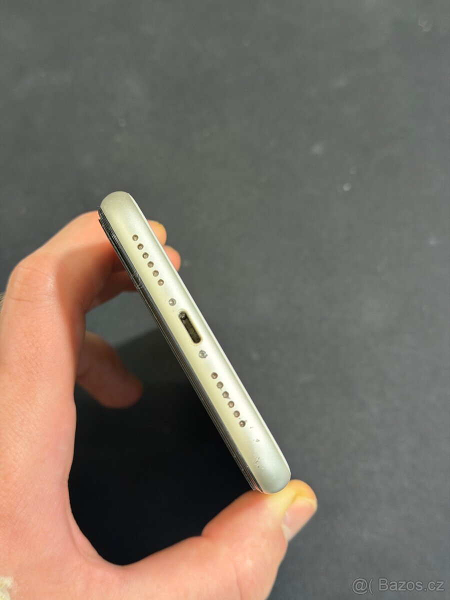 iPhone 11 s kapacitou 256 GB. - 8